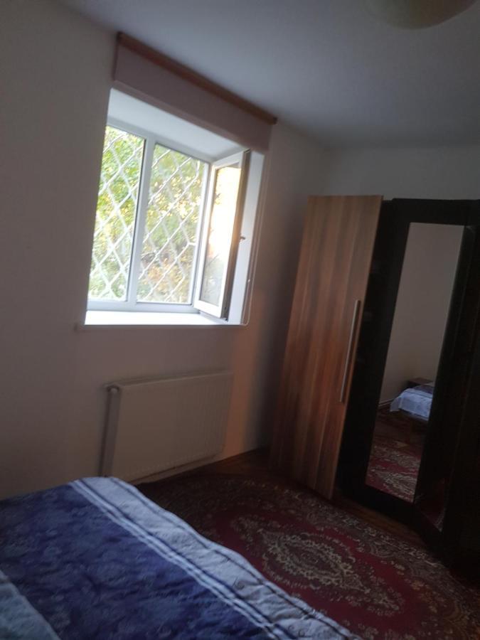 Apartament Simona Lägenhet Braşov Exteriör bild